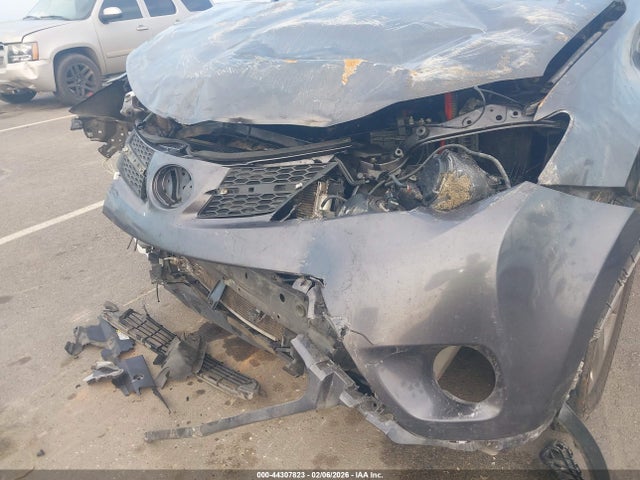 44307823 :رقم المزاد ، JTMWFREV3FJ052405 vin ، 2015 Toyota Rav4 Xle مزاد بيع
