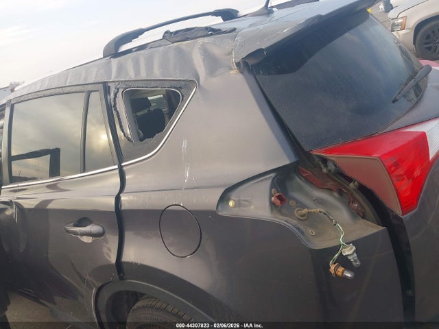 44307823 :رقم المزاد ، JTMWFREV3FJ052405 vin ، 2015 Toyota Rav4 Xle مزاد بيع