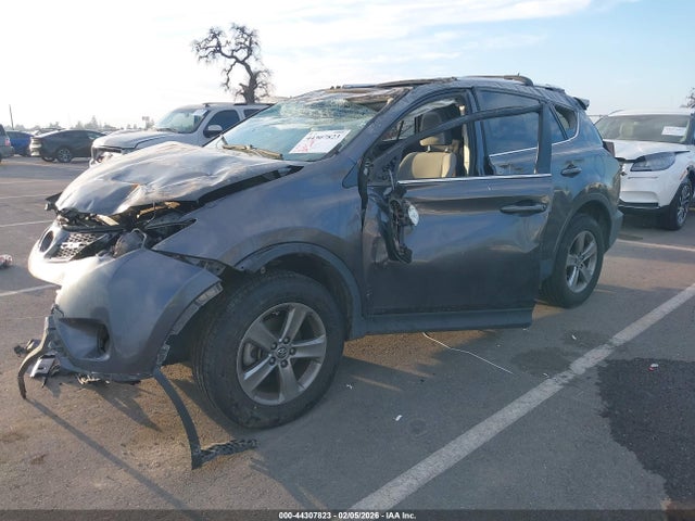 44307823 :رقم المزاد ، JTMWFREV3FJ052405 vin ، 2015 Toyota Rav4 Xle مزاد بيع