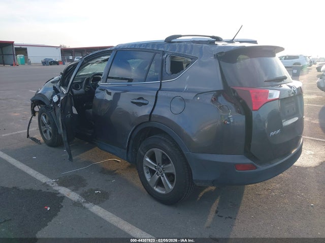 44307823 :رقم المزاد ، JTMWFREV3FJ052405 vin ، 2015 Toyota Rav4 Xle مزاد بيع