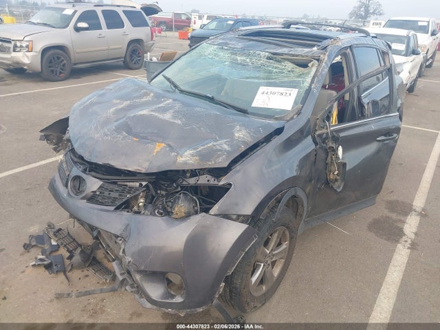 44307823 :رقم المزاد ، JTMWFREV3FJ052405 vin ، 2015 Toyota Rav4 Xle مزاد بيع