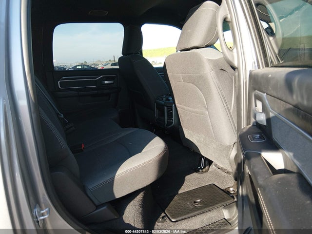 44307843 :رقم المزاد ، 3C6UR5DL2PG517242 vin ، 2023 Ram 2500 Big Horn  4x4 6'4 Box مزاد بيع