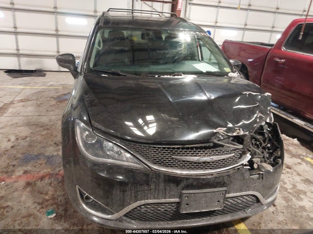2017 Chrysler Pacifica Touring-l მანქანა იყიდება აუქციონზე, vin: 2C4RC1BG4HR544095, აუქციონის ნომერი: 44307857