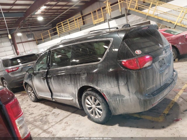 2017 Chrysler Pacifica Touring-l მანქანა იყიდება აუქციონზე, vin: 2C4RC1BG4HR544095, აუქციონის ნომერი: 44307857