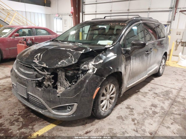 2017 Chrysler Pacifica Touring-l მანქანა იყიდება აუქციონზე, vin: 2C4RC1BG4HR544095, აუქციონის ნომერი: 44307857