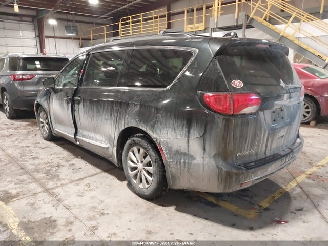 2017 Chrysler Pacifica Touring-l მანქანა იყიდება აუქციონზე, vin: 2C4RC1BG4HR544095, აუქციონის ნომერი: 44307857