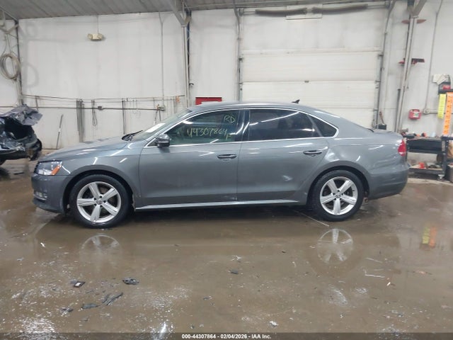 Продажа на аукционе авто 2015 Volkswagen Passat 1.8t Limited Edition, vin: 1VWAT7A37FC078339, номер лота: 44307864