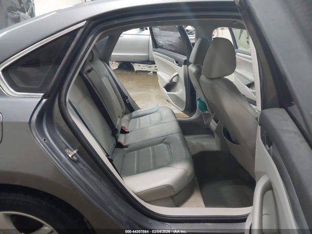 Продажа на аукционе авто 2015 Volkswagen Passat 1.8t Limited Edition, vin: 1VWAT7A37FC078339, номер лота: 44307864