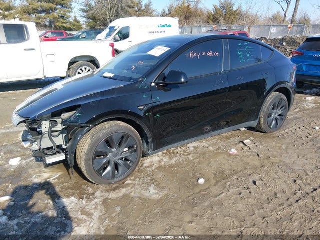 2024 TESLA MODEL Y 7SAYGDEE6RA328600 Photo 1