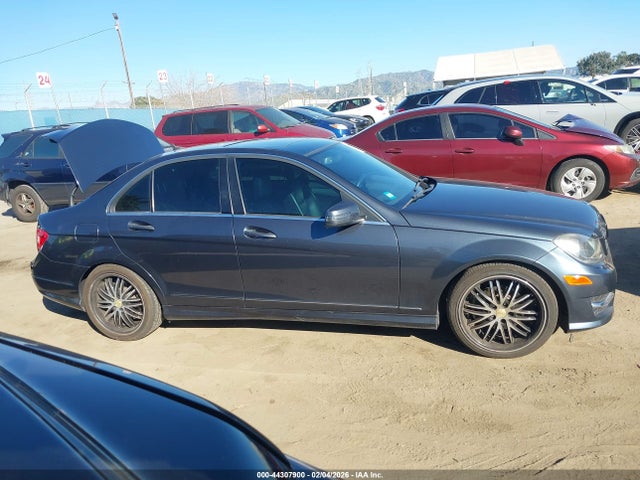 Aukcja sprzedaży 2013 Mercedes-benz C 250 Sport, vin: WDDGF4HB2DA848252, numer aukcji: 44307900
