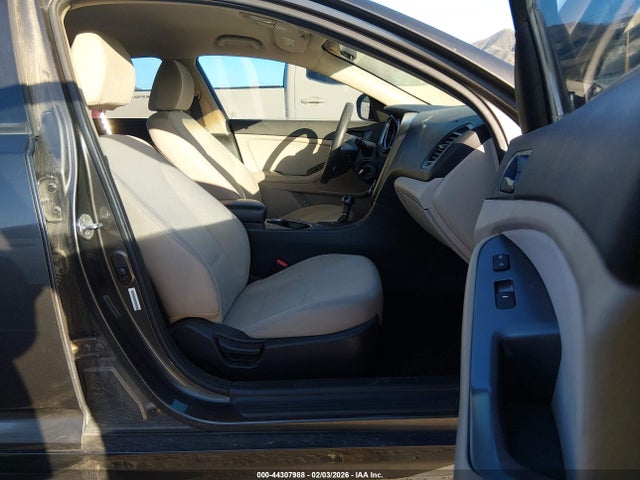 5XXGM4A70EG302660 KIA Optima Lx