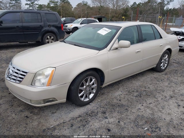 2011 CADILLAC DTS 1G6KD5E66BU138678 Photo 1