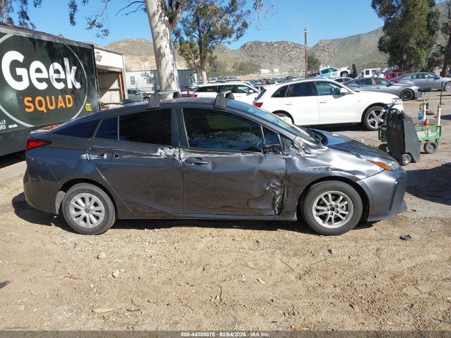 JTDKAMFU9N3175814 Toyota Prius L