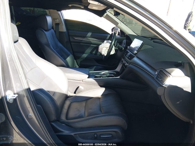 1HGCV2F93NA006362 Honda Accord Touring
