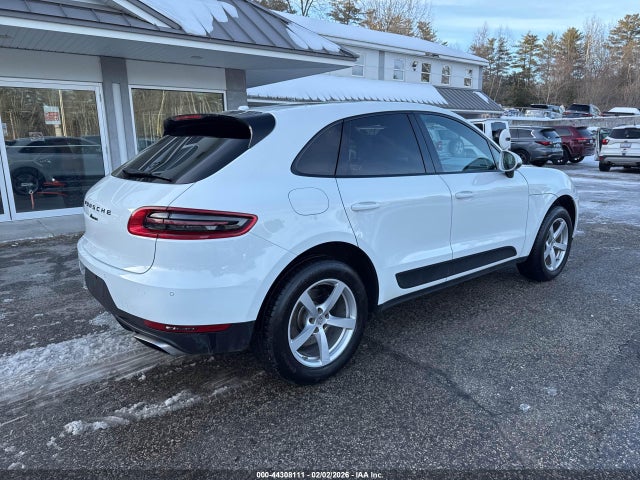 2017 PORSCHE MACAN WP1AA2A52HLB83627 Photo 3