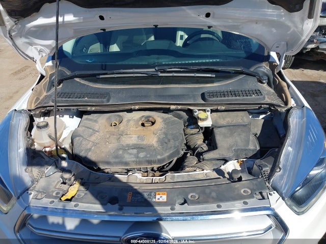 1FMCU0J94KUA40877 Ford Escape Titanium