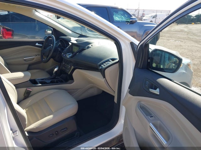 1FMCU0J94KUA40877 Ford Escape Titanium