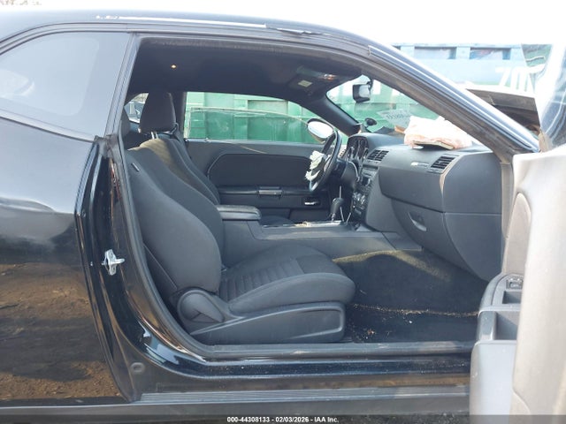 44308133 :رقم المزاد ، 2C3CDYAG4CH254407 vin ، 2012 Dodge Challenger Sxt مزاد بيع