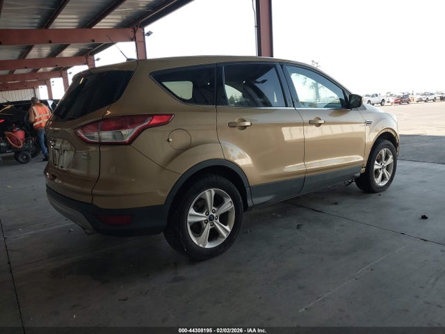 1FMCU9GX3FUB09266 Ford ESCAPE SE