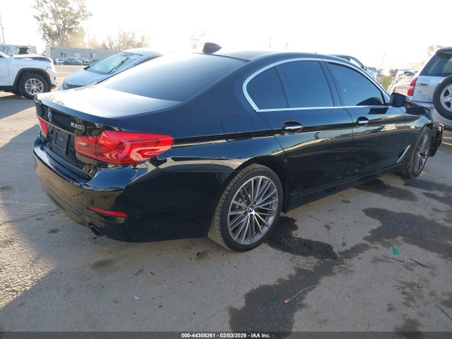 WBAJA5C54JWA39632 BMW 530I