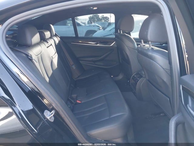 WBAJA5C54JWA39632 BMW 530I