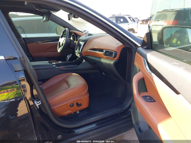 2019 MASERATI LEVANTE ZN661XUA4KX316187 Photo 4