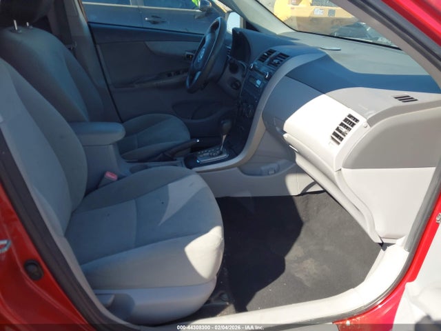 44308300 :رقم المزاد ، 1NXBU4EE5AZ234827 vin ، 2010 Toyota Corolla Le مزاد بيع