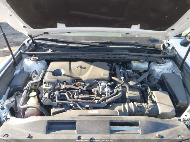 4T1B21HK0JU005641 Toyota Camry Hybrid Xle