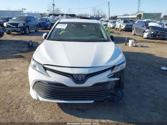 4T1B21HK0JU005641 Toyota Camry Hybrid Xle
