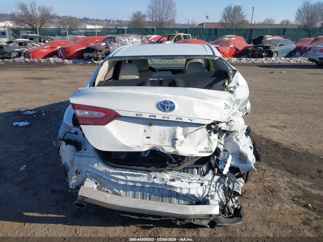 4T1B21HK0JU005641 Toyota Camry Hybrid Xle