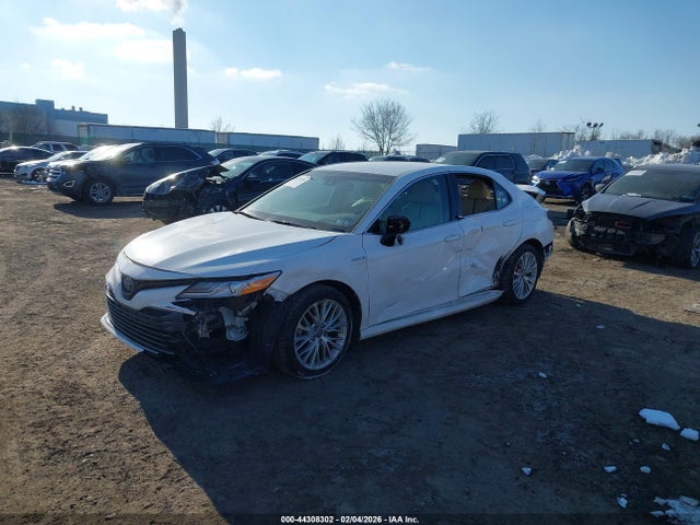 4T1B21HK0JU005641 Toyota Camry Hybrid Xle
