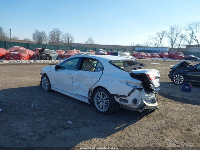 4T1B21HK0JU005641 Toyota Camry Hybrid Xle
