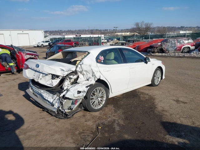 4T1B21HK0JU005641 Toyota Camry Hybrid Xle