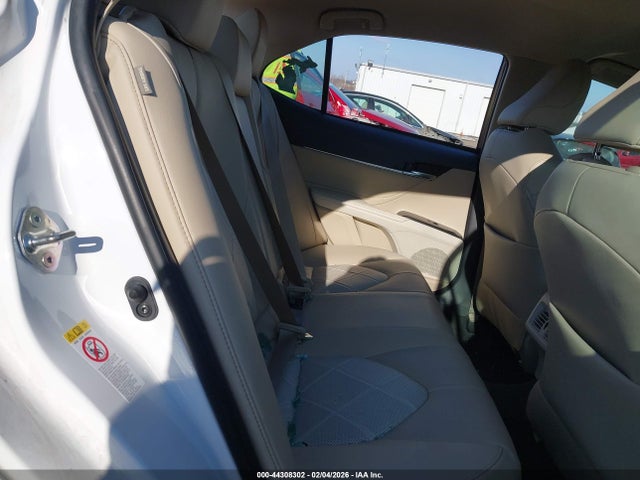 4T1B21HK0JU005641 Toyota Camry Hybrid Xle