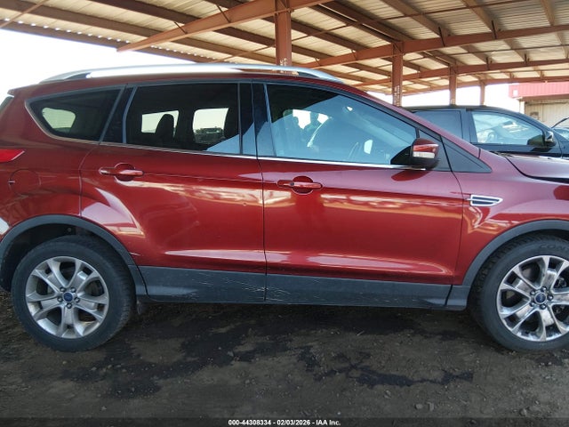 1FMCU0J9XEUA04504 Ford Escape Titanium