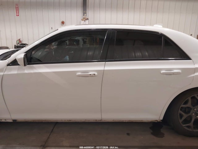 44308341 :رقم المزاد ، 2C3CCAGG7JH165574 vin ، 2018 Chrysler 300 300s Awd مزاد بيع