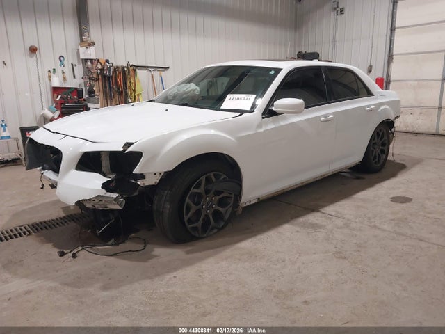 44308341 :رقم المزاد ، 2C3CCAGG7JH165574 vin ، 2018 Chrysler 300 300s Awd مزاد بيع