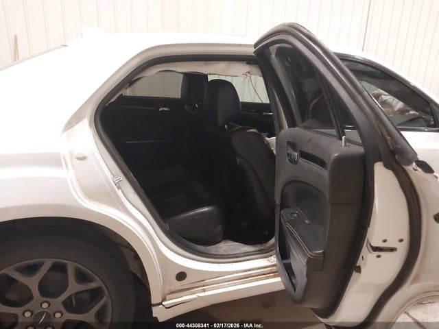 44308341 :رقم المزاد ، 2C3CCAGG7JH165574 vin ، 2018 Chrysler 300 300s Awd مزاد بيع