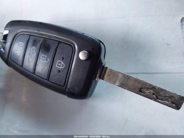 5NTJA4AE3RH083637 Hyundai Santa Cruz Se
