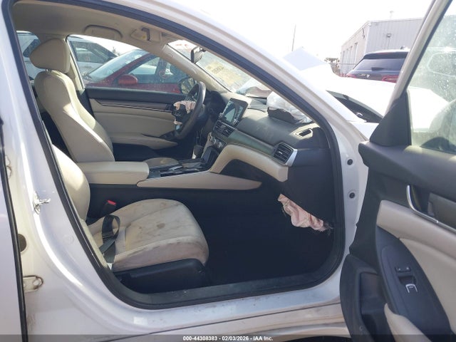 1HGCV1F18JA052770 Honda ACCORD LX