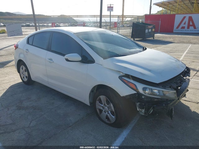 KIA FORTE LX 2017 3KPFK4A73HE028532 головне зображення