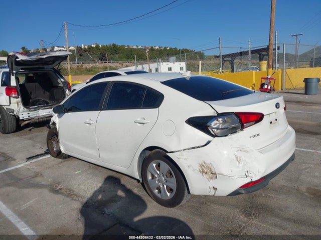 KIA FORTE LX 2017 3KPFK4A73HE028532 Image 3