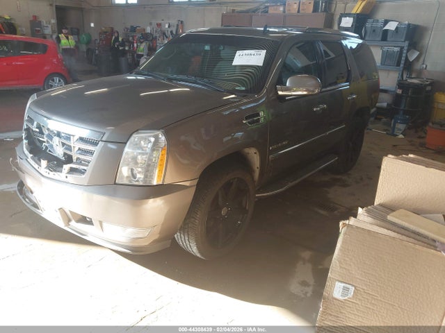 2011 CADILLAC ESCALADE 1GYS4BEFXBR348192 Photo 1