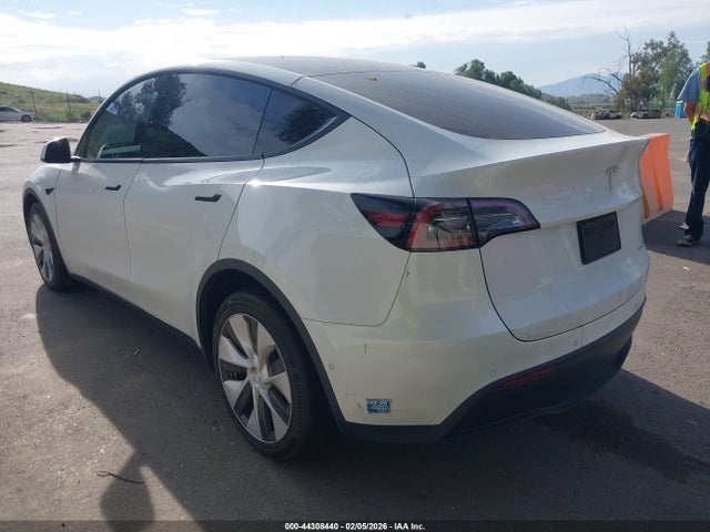 2021 TESLA MODEL Y 5YJYGDEE0MF181781 Photo 2