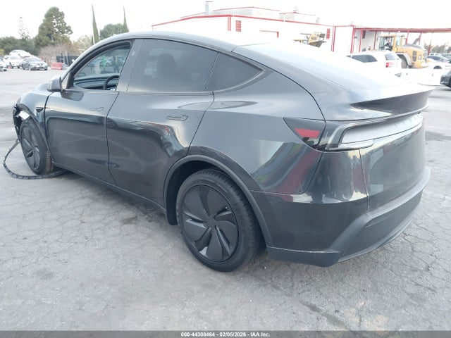 2026 TESLA MODEL Y 7SAYGDED2TF404816 Photo 2
