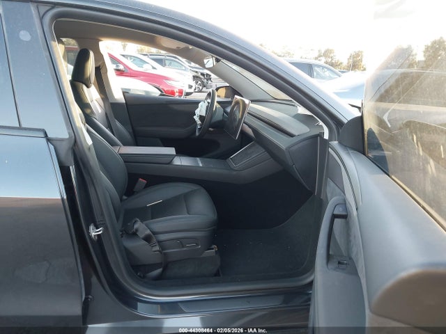 2026 TESLA MODEL Y 7SAYGDED2TF404816 Photo 4