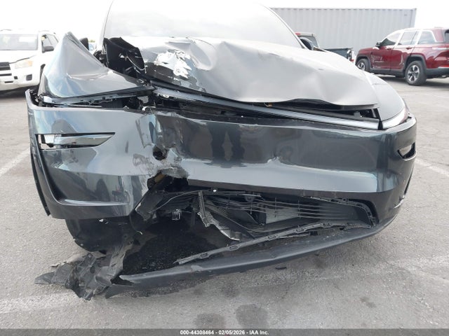 2026 TESLA MODEL Y 7SAYGDED2TF404816 Photo 5