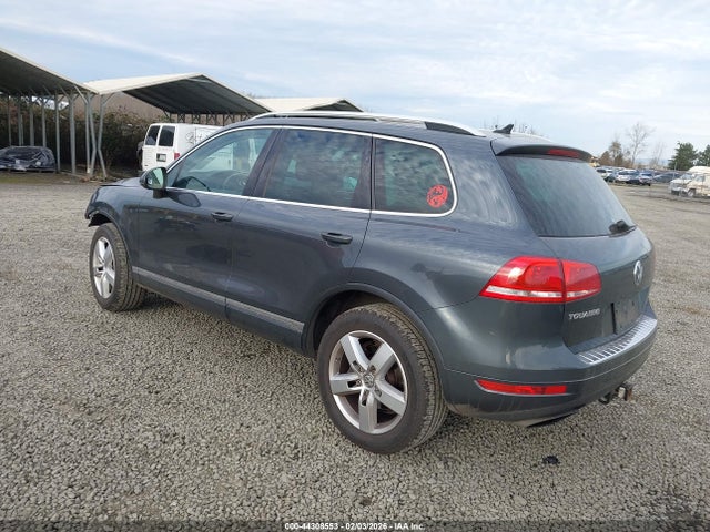 2012 VOLKSWAGEN TOUAREG WVGEF9BP4CD006623 Photo 2