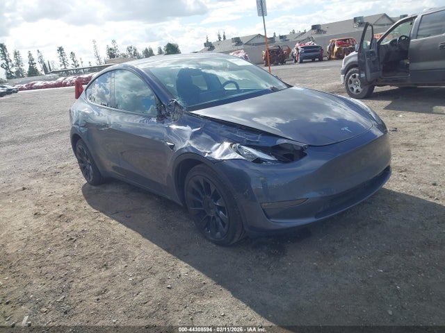 2024 TESLA MODEL Y 7SAYGDEE7RA217635 Photo 0