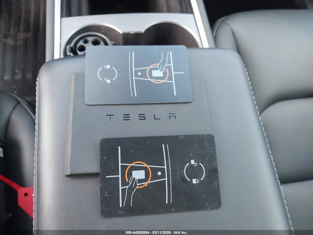 2024 TESLA MODEL Y 7SAYGDEE7RA217635 Photo 10
